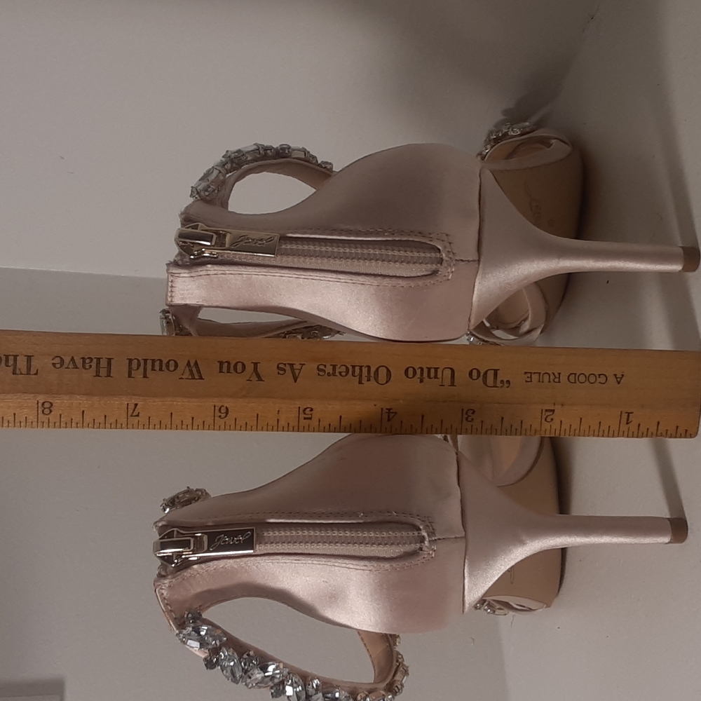 Badgley mischka Jewel size 9 - Picture 8 of 8